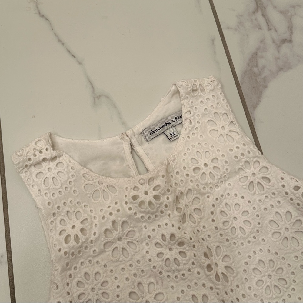 LACE SIDE OPEN TOP - Picture 2 of 6